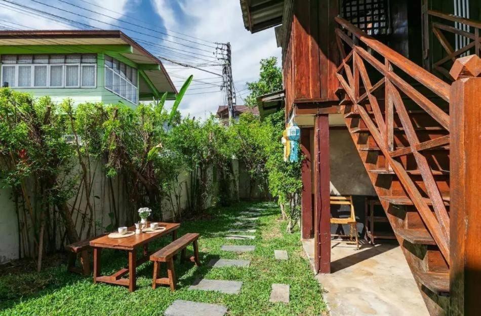 Nearthepark Backpack House Hostel Τσιάνγκ Μάι Εξωτερικό φωτογραφία