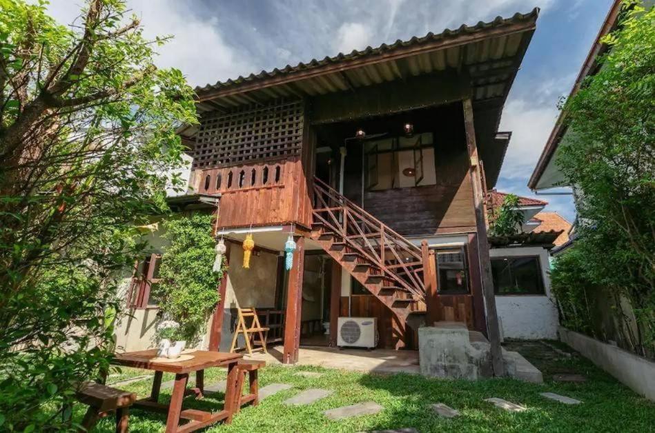 Nearthepark Backpack House Hostel Τσιάνγκ Μάι Εξωτερικό φωτογραφία